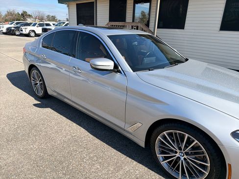 Used 2019 BMW 530i w/ Convenience Package image 10
