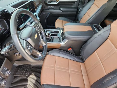 Used 2024 Chevrolet Silverado 1500 High Country w/ Technology Package image 8