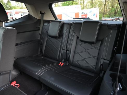 Used 2024 Volkswagen Atlas SE AWD/4WD image 19