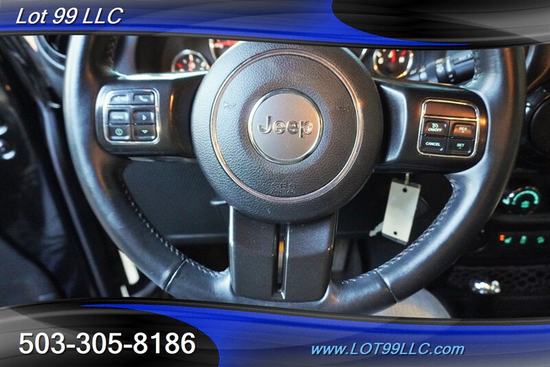 Used 2017 Jeep Wrangler Unlimited Sahara AWD/4WD image 28