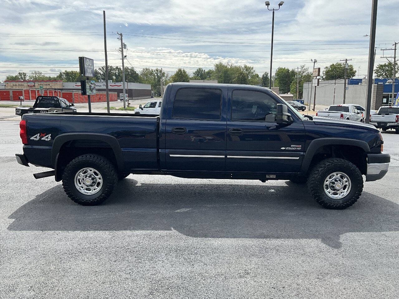Used 2005 Chevrolet Silverado 2500 LS w/ Heavy-Duty Power Package AWD/4WD image 6