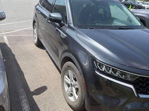 Used 2021 Kia Sorento LX FWD image 5