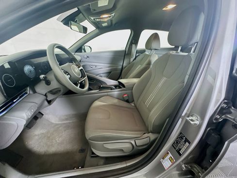 Used 2024 Hyundai Elantra SEL image 13