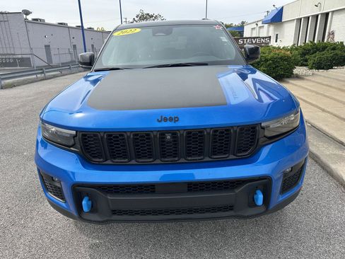 Used 2022 Jeep Grand Cherokee Trailhawk w/ Luxury Tech Group III AWD/4WD image 3