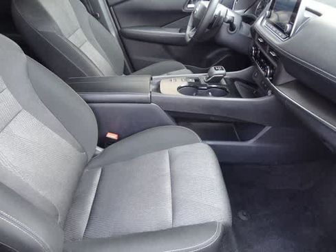 Used 2025 Nissan Rogue SV FWD image 13