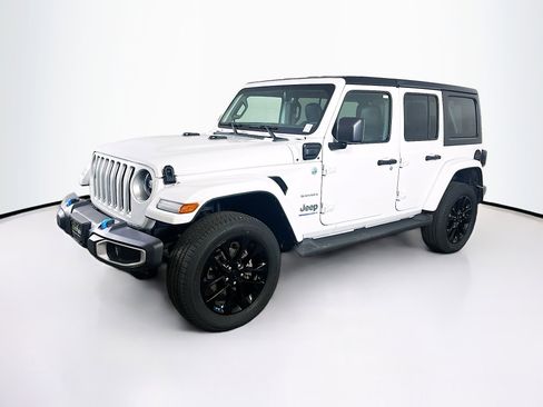 Used 2023 Jeep Wrangler Unlimited Sahara AWD/4WD image 3