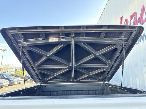 Used 2019 Toyota Tundra Platinum image 9