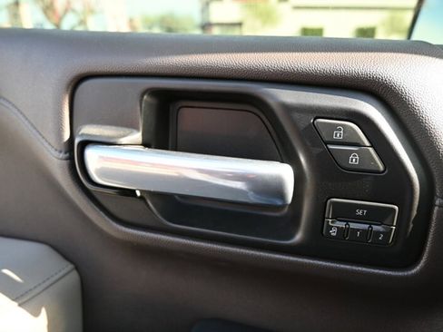 Used 2019 GMC Sierra 1500 SLT AWD/4WD image 18