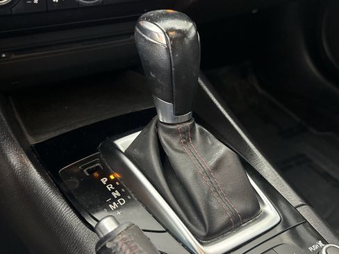 Used 2016 MAZDA MAZDA3 i Grand Touring image 24