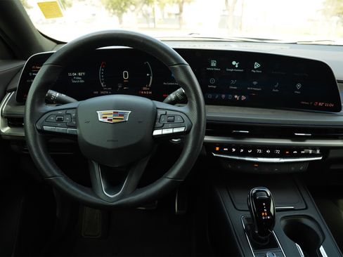 Used 2024 Cadillac XT4 Sport image 9