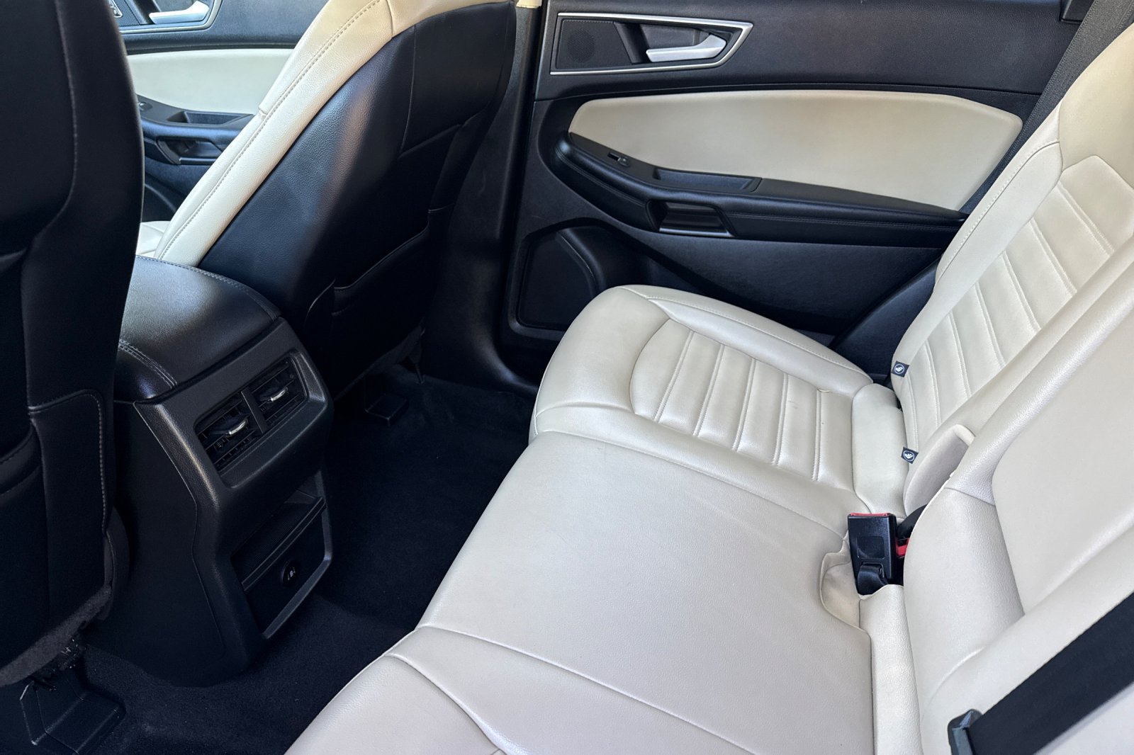 Used 2024 Ford Edge SEL AWD/4WD image 14