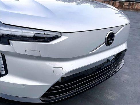 New 2025 Volvo EX90 Plus w/ Protection Package Premier image 34