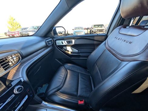Used 2022 Ford Explorer Platinum w/ Technology Package image 29
