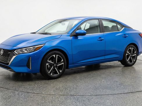 Used 2025 Nissan Sentra SV FWD image 3
