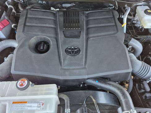 Used 2023 Toyota Tundra Limited AWD/4WD image 15