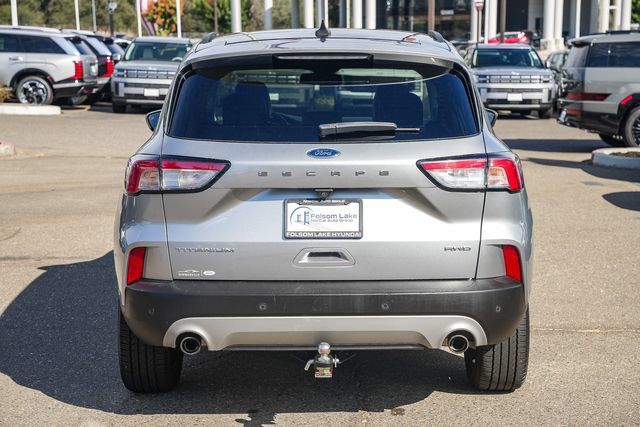 Used 2021 Ford Escape Titanium AWD/4WD image 4