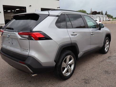 Used 2019 Toyota RAV4 Limited w/ Carpet Mat Package AWD/4WD image 3