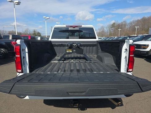 Used 2024 Chevrolet Silverado 2500 High Country w/ Technology Package image 16