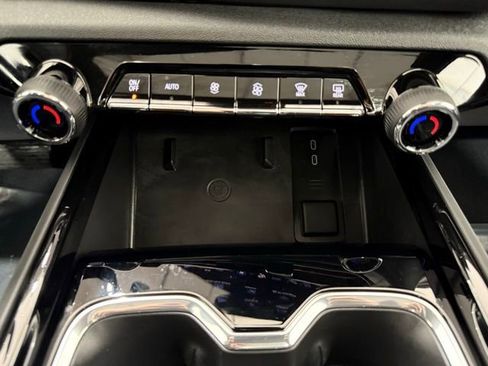 Used 2025 Chevrolet Silverado EV RST image 39