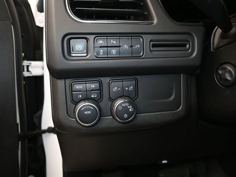 Used 2022 Chevrolet Tahoe RST w/ Luxury Package AWD/4WD image 13