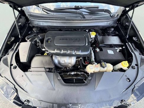 Used 2020 Jeep Cherokee Latitude Plus AWD/4WD image 11
