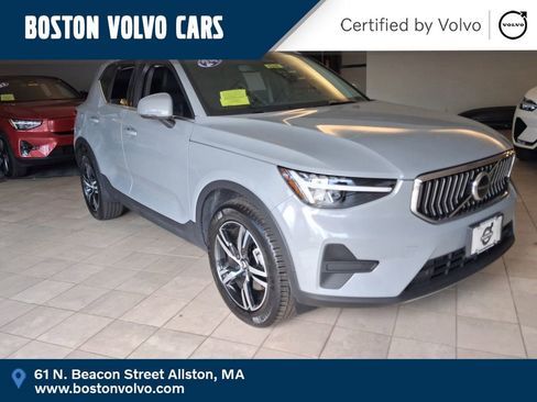 Certified 2024 Volvo XC40 B5 Core AWD/4WD image 1