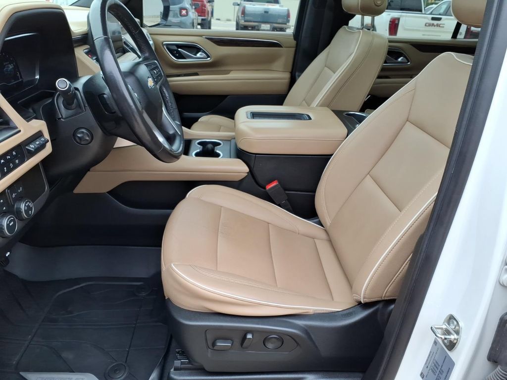 Used 2023 Chevrolet Tahoe Premier AWD/4WD image 16