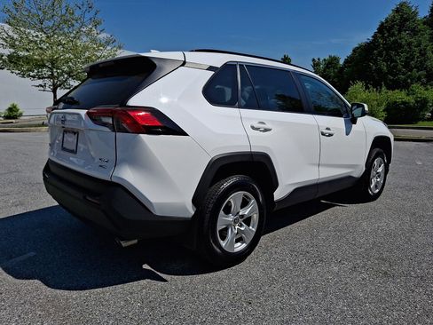 Used 2021 Toyota RAV4 XLE w/ Convenience Package AWD/4WD image 6