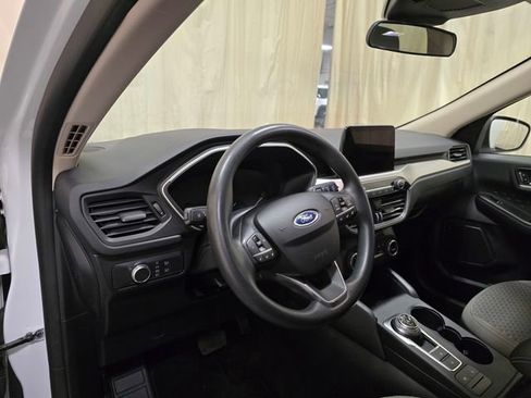 Used 2020 Ford Escape SE image 16