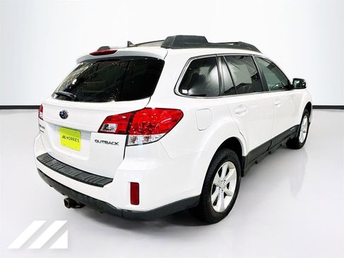 Used 2014 Subaru Outback 2.5i Premium AWD/4WD image 5