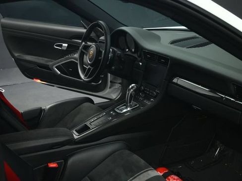 Used 2018 Porsche 911 GT3 RWD image 50