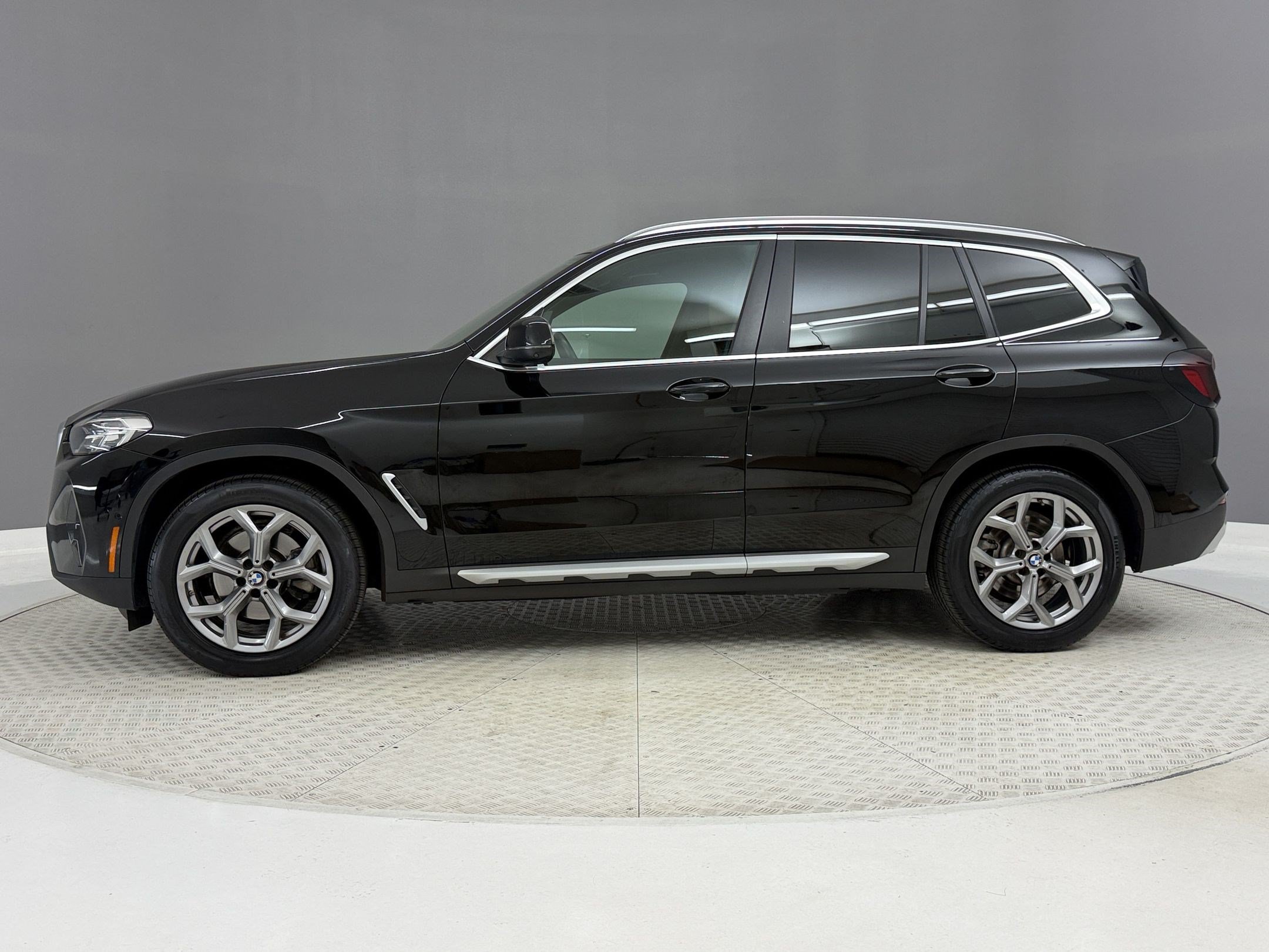 Certified 2023 BMW X3 sDrive30i w/ Premium Package RWD image 2