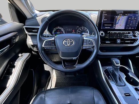 Certified 2020 Toyota Highlander Platinum AWD/4WD image 5