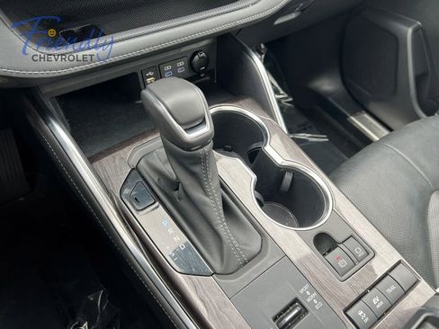 Used 2022 Toyota Highlander Platinum AWD/4WD image 26