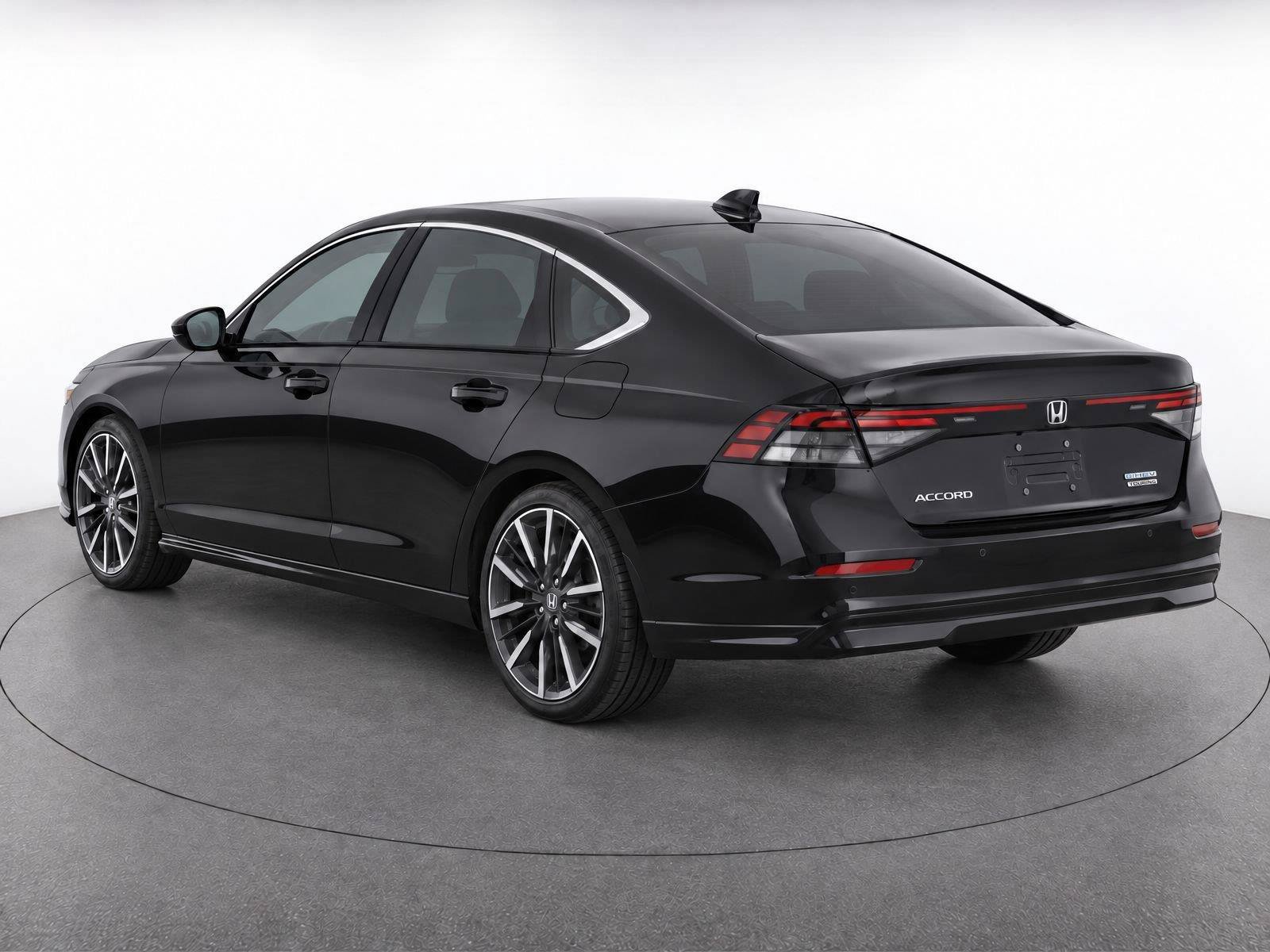 Used 2025 Honda Accord Touring image 4
