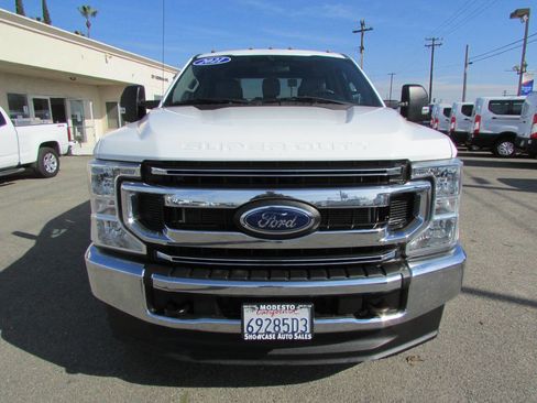 Used 2021 Ford F350 XLT image 3
