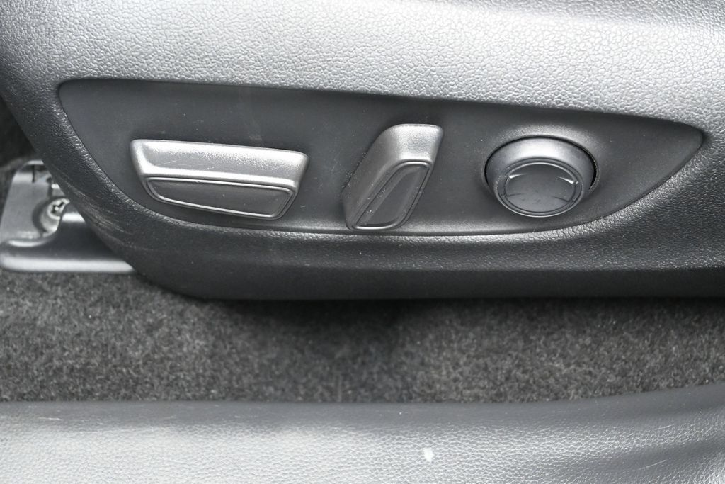 Used 2024 Toyota RAV4 XSE AWD/4WD image 10