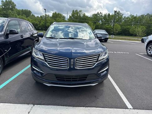Used 2017 Lincoln MKC Select w/ Select Plus Package AWD/4WD image 2