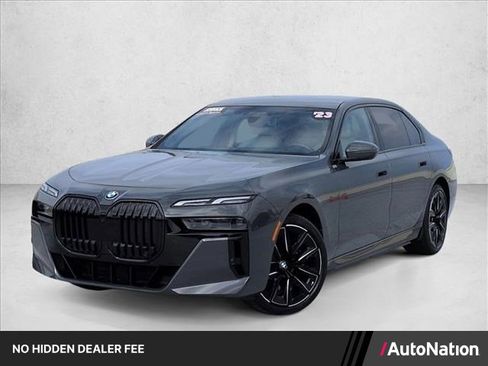 Used 2023 BMW i7 xDrive60 AWD/4WD image 1