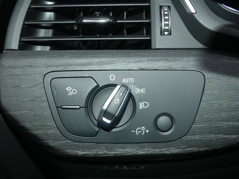 Used 2022 Audi A4 2.0T Premium Plus image 48