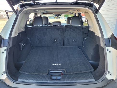 Certified 2023 Nissan Rogue SV w/ SV Premium B Package image 19