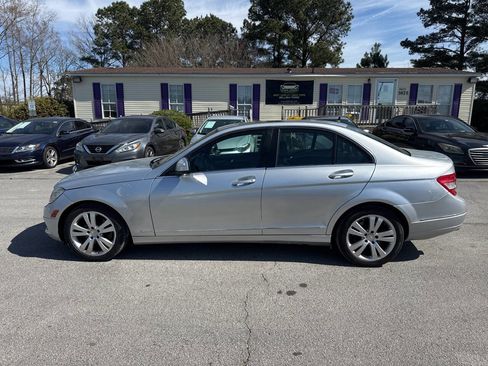 Used 2009 Mercedes-Benz C 300 4MATIC Sedan image 9