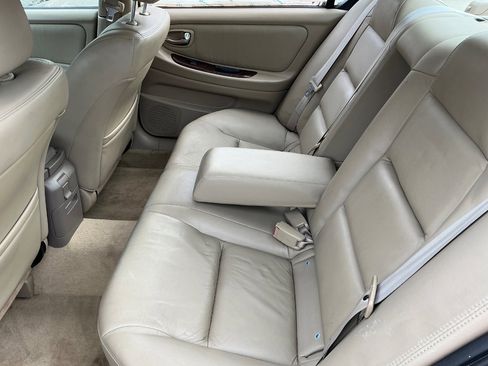 Used 2003 Nissan Maxima GLE image 12