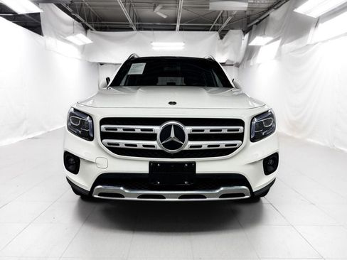 Used 2023 Mercedes-Benz GLB 250 4MATIC w/ Premium Package image 2