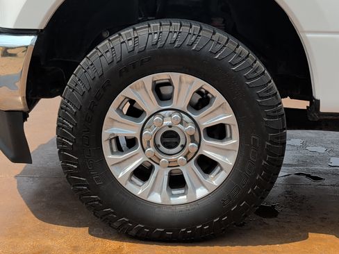 Used 2022 Ford F250 XL w/ STX Appearance Package AWD/4WD image 7