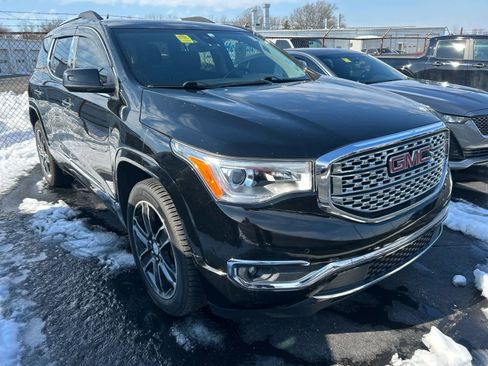 Used 2019 GMC Acadia Denali w/ Technology Package image 2