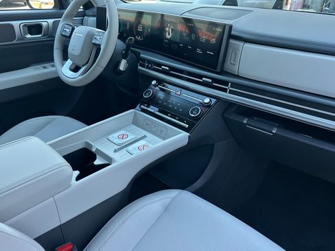 New 2026 Hyundai Santa Fe SE image 17