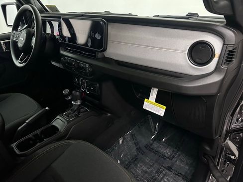 New 2026 Jeep Gladiator Sport image 18