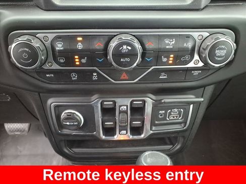 Used 2023 Jeep Wrangler Sahara w/ Cold Weather Group image 14