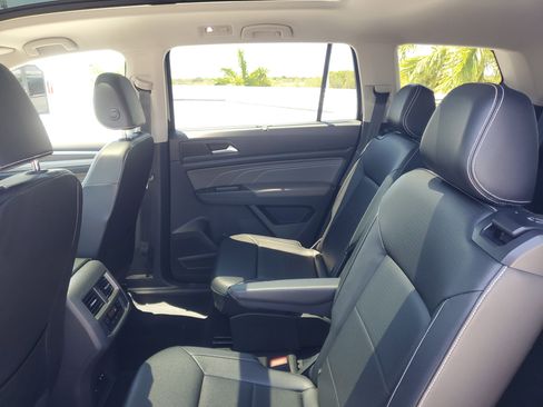 Used 2023 Volkswagen Atlas SEL AWD/4WD image 11
